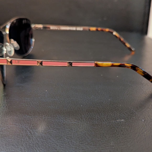 OP Rose Gold Ladies Aviator Sunglasses Like New - Picture 8 of 9